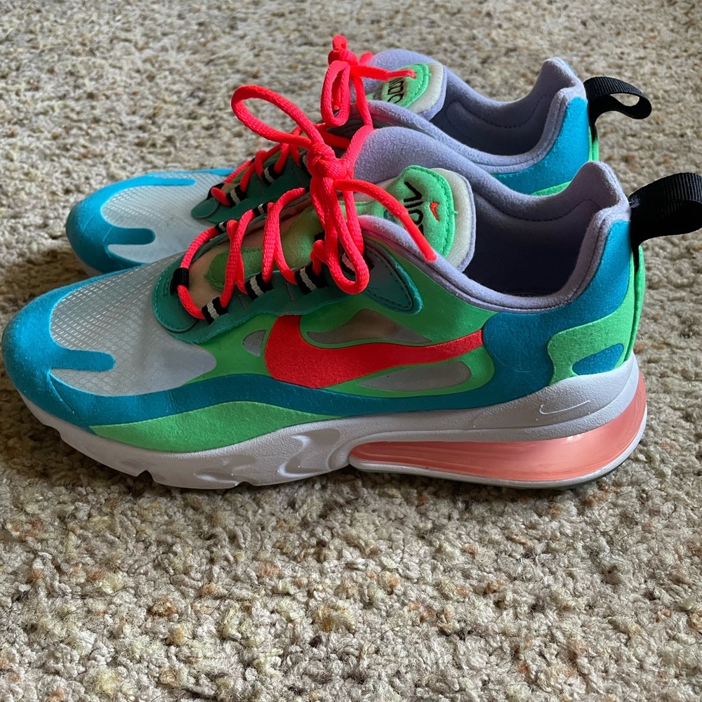 Nike Air 270 React